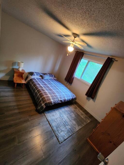 Entire 3 Bedroom House In Elliot Lake Εξωτερικό φωτογραφία